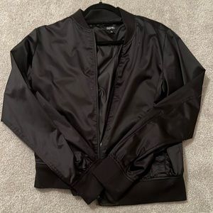 Lightweight women’s bomber jacket